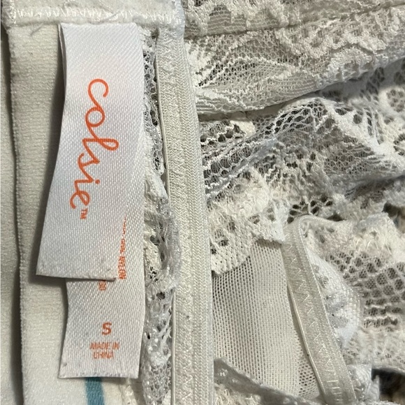 Girls white lace halter bralette by Colsie size S - Picture 2 of 8